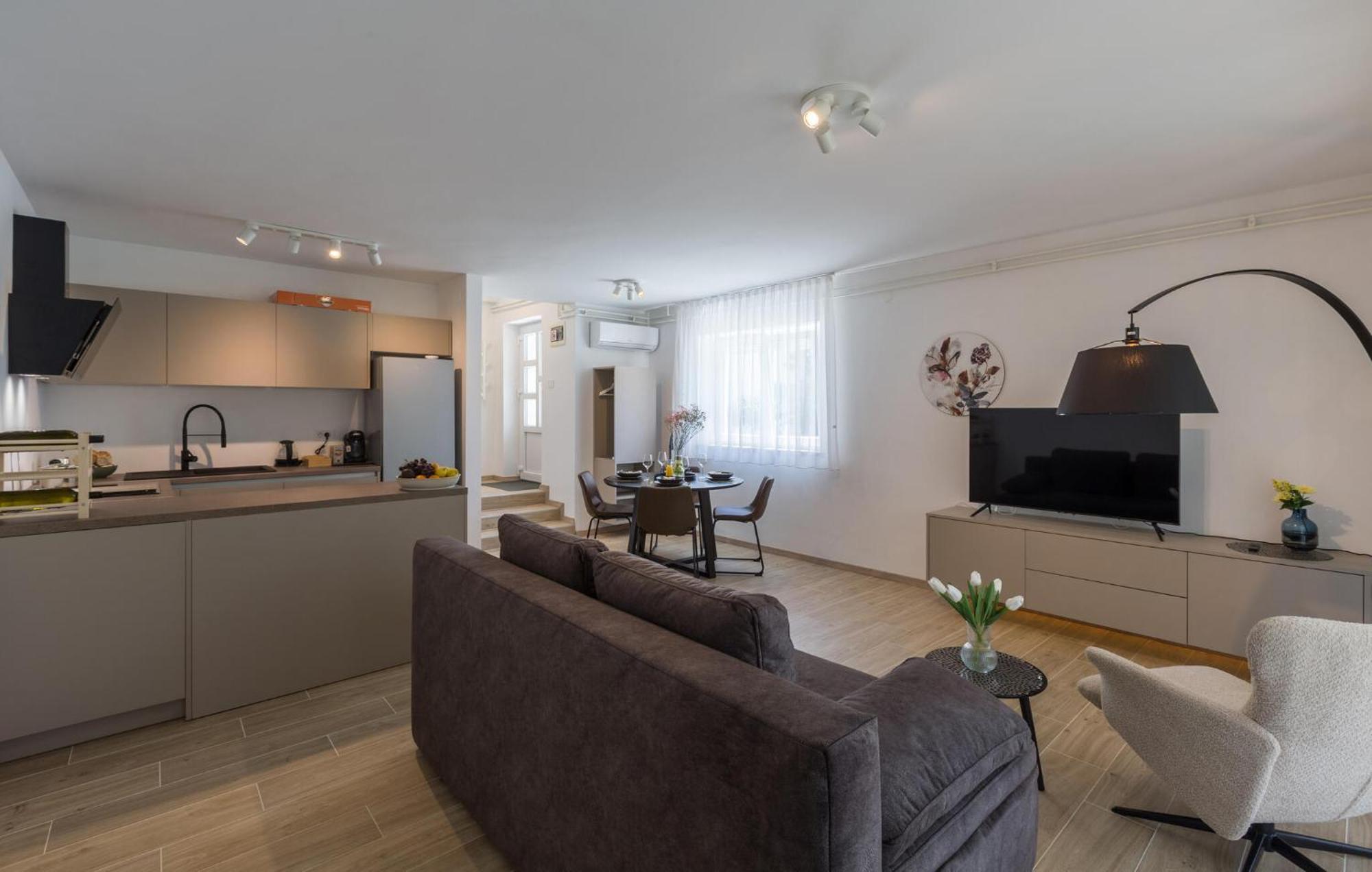 1 Bedroom Beautiful Apartment In Porec Exterior photo