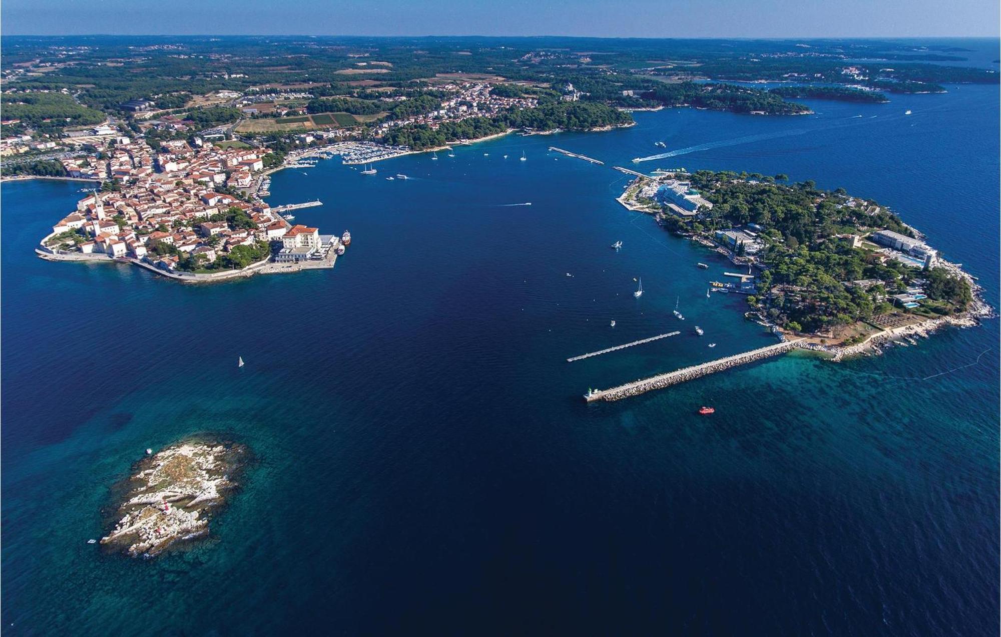 1 Bedroom Beautiful Apartment In Porec Exterior photo