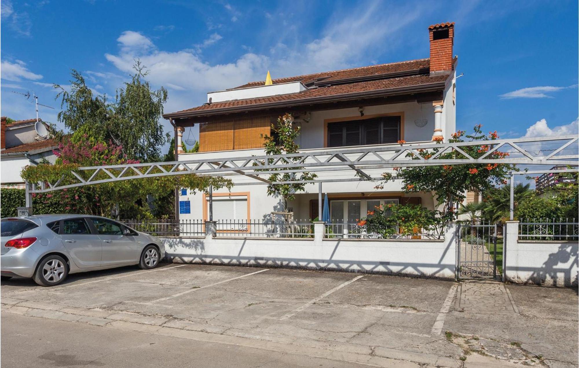 1 Bedroom Beautiful Apartment In Porec Exterior photo
